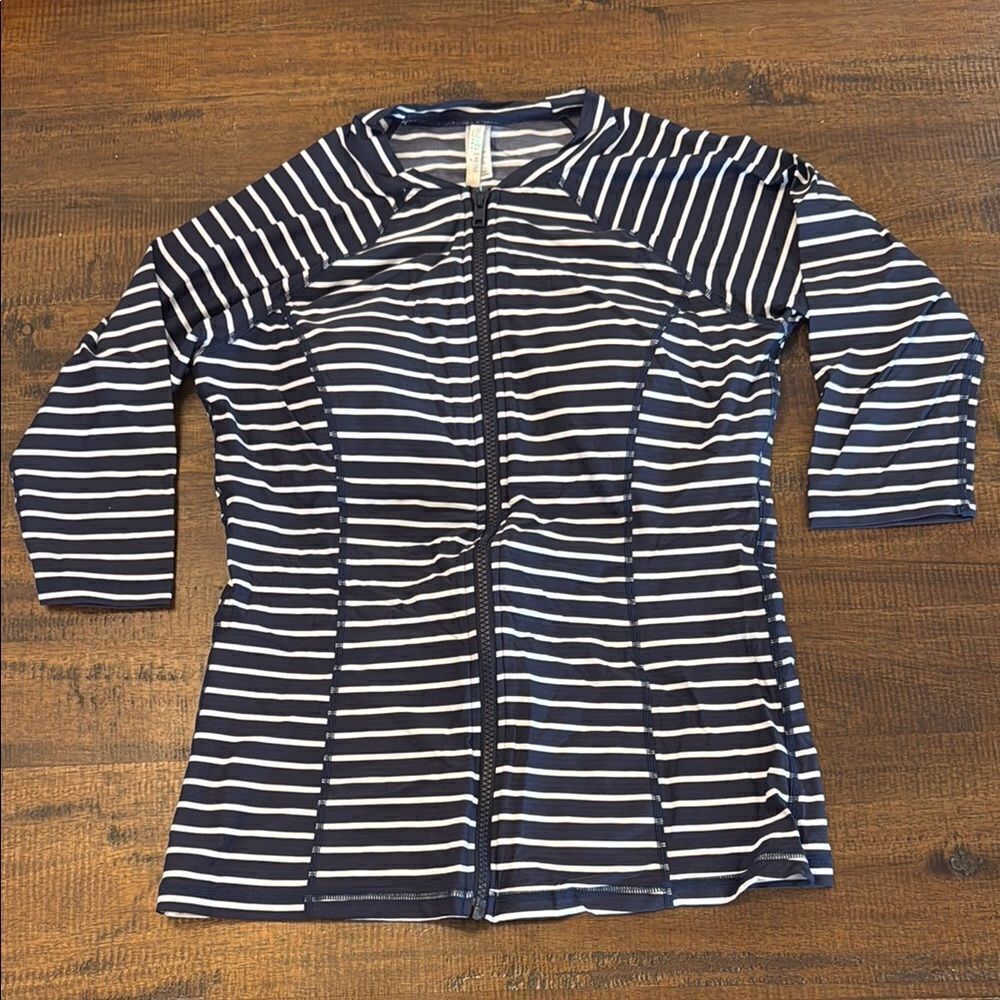 Sea level swim, Australia, 3/4 sleeve rash guard
